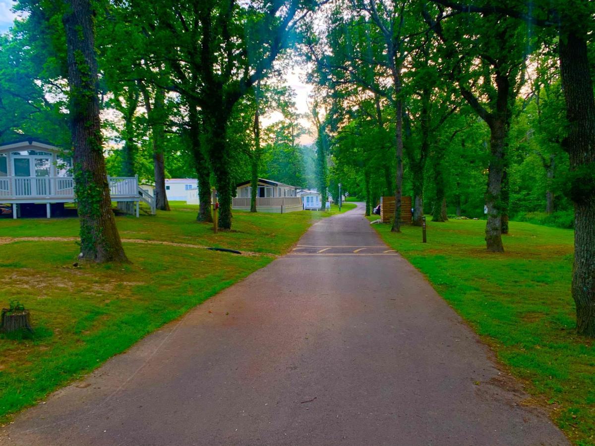 forest beach bashley park Sway Exterior foto
